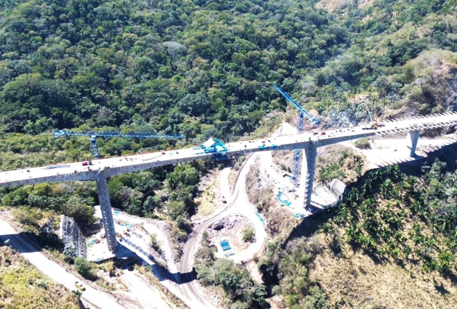 Avances de la nueva autopista Guadalajara- Vallarta en el tramo Compostela- Las Varas