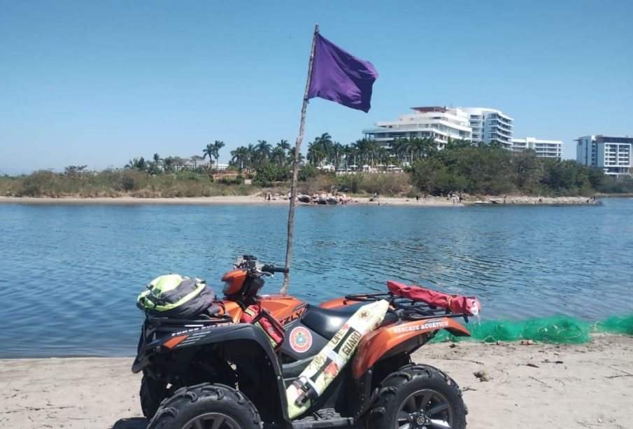 Bandera morada.