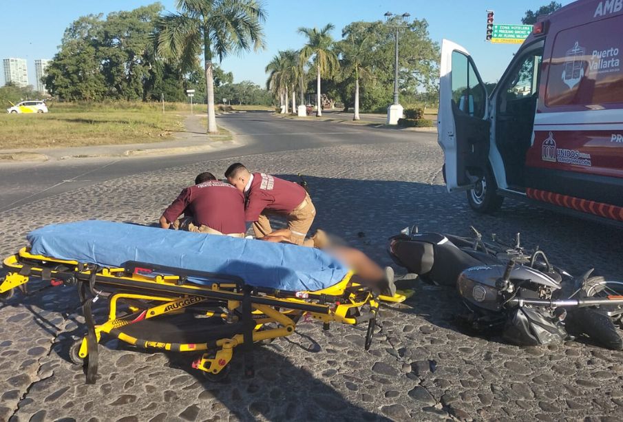 Ahora en Fluvial, motociclista resulta herido en accidente