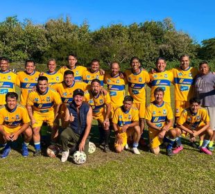 Equipo que clasificó a la final de la Liga dominical Vallarta Premier