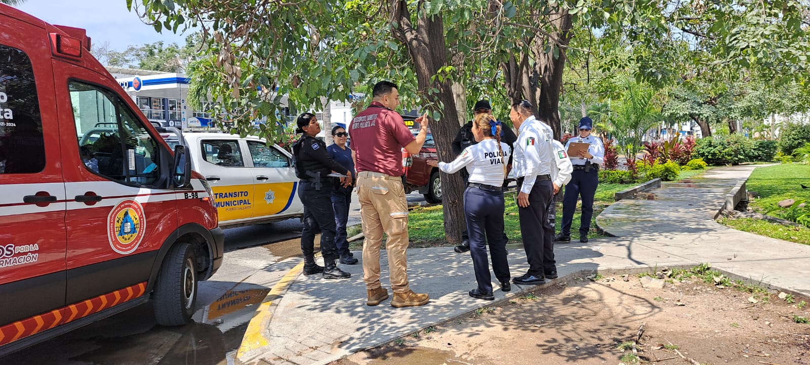 Atropellan a menor en semáforo de Las Moras, Puerto Vallarta