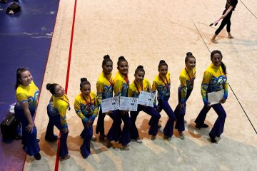 Gimanastas vallartenses con medallas y reconocimientos