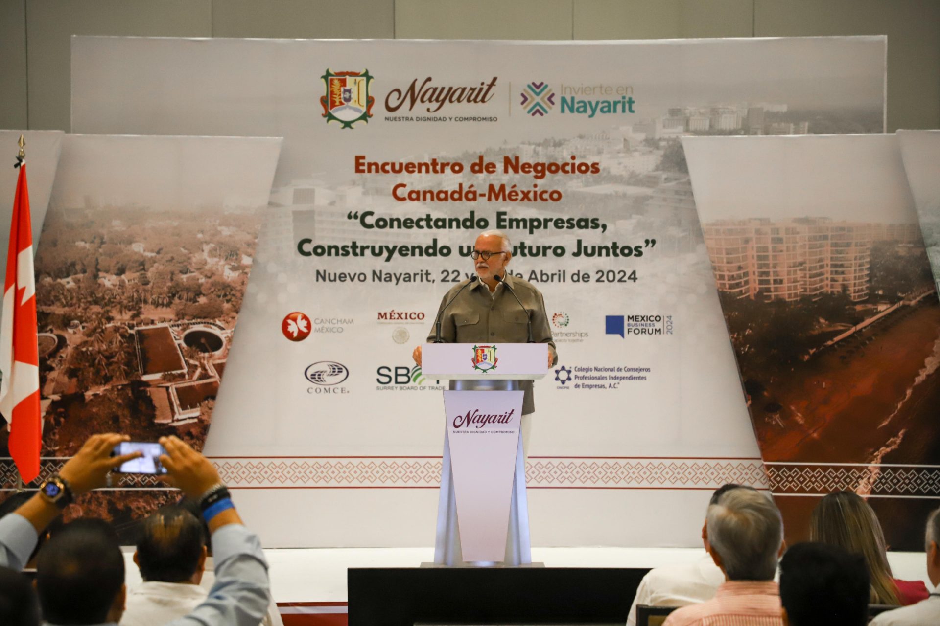 The governor of Nayarit with investors