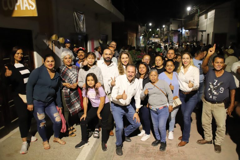 Jaime Cuevas con contingente en calles de Valle de Bandera