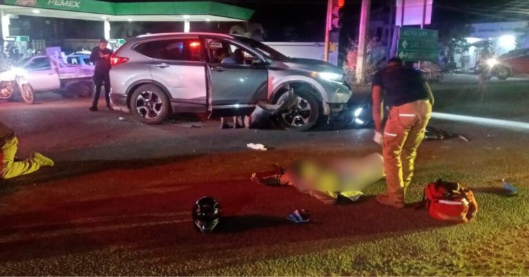 Motociclista provoca grave accidente en Ixtapa