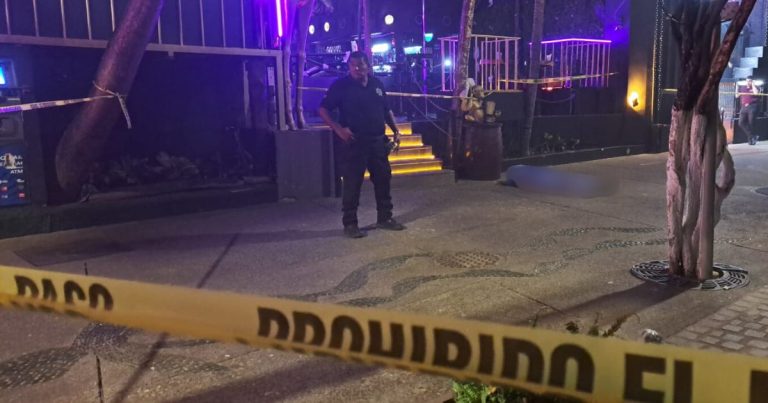 Muere hombre afuera de discoteca en el Malecón