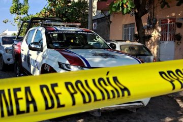 Muere mujer baleada por su esposo