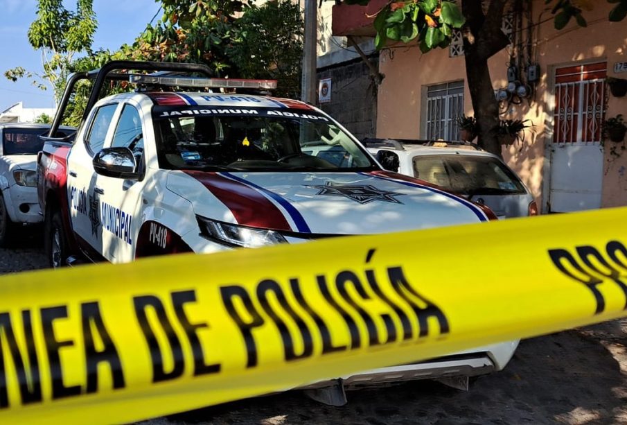 Muere mujer baleada por su esposo