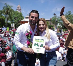 Recibe Claudia Delgadillo propuestas de campaña de Luis Munguía