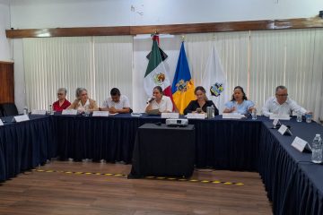 Regidores de Vallarta en sesión sin alcalde