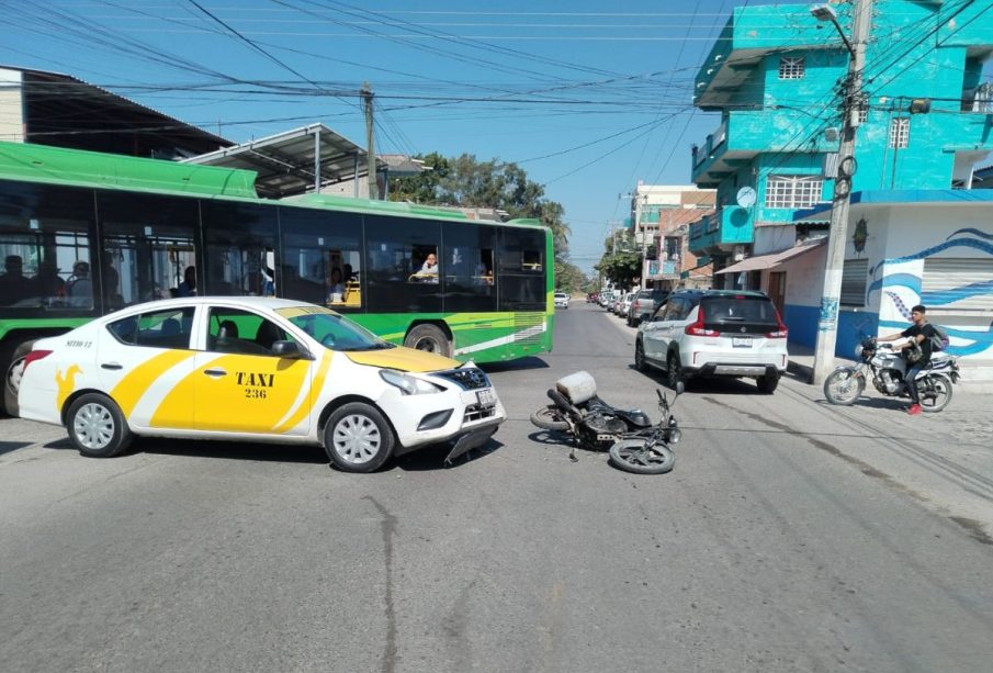 Taxi y moto