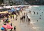 Turistas disfrutando de playa en Vallarta