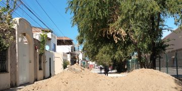 Vecinos de Los Sauces piden agilizar trabajos en la calle Cardenal