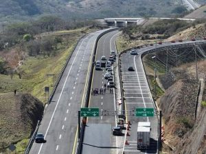 Usuarios destacan el ahorro de tiempo en la nueva autopista Guadalajara - Puerto Vallarta