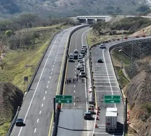 Usuarios destacan el ahorro de tiempo en la nueva autopista Guadalajara - Puerto Vallarta