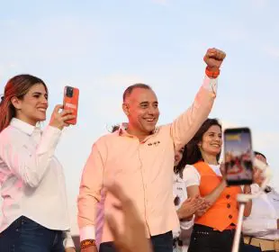 Alberto Esquer recupera candidatura al Senado