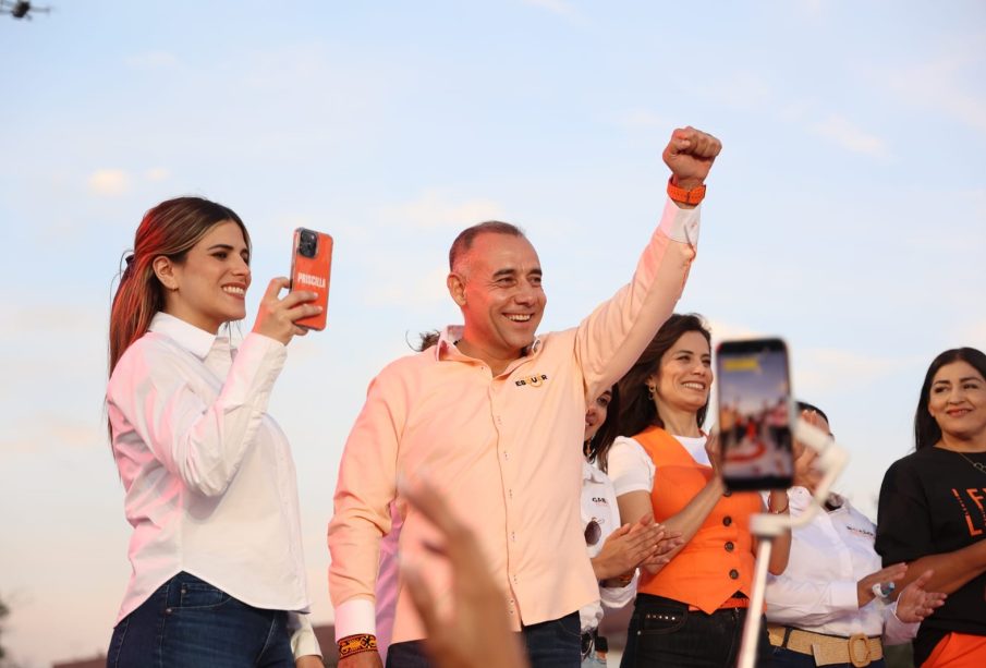 Alberto Esquer recupera candidatura al Senado