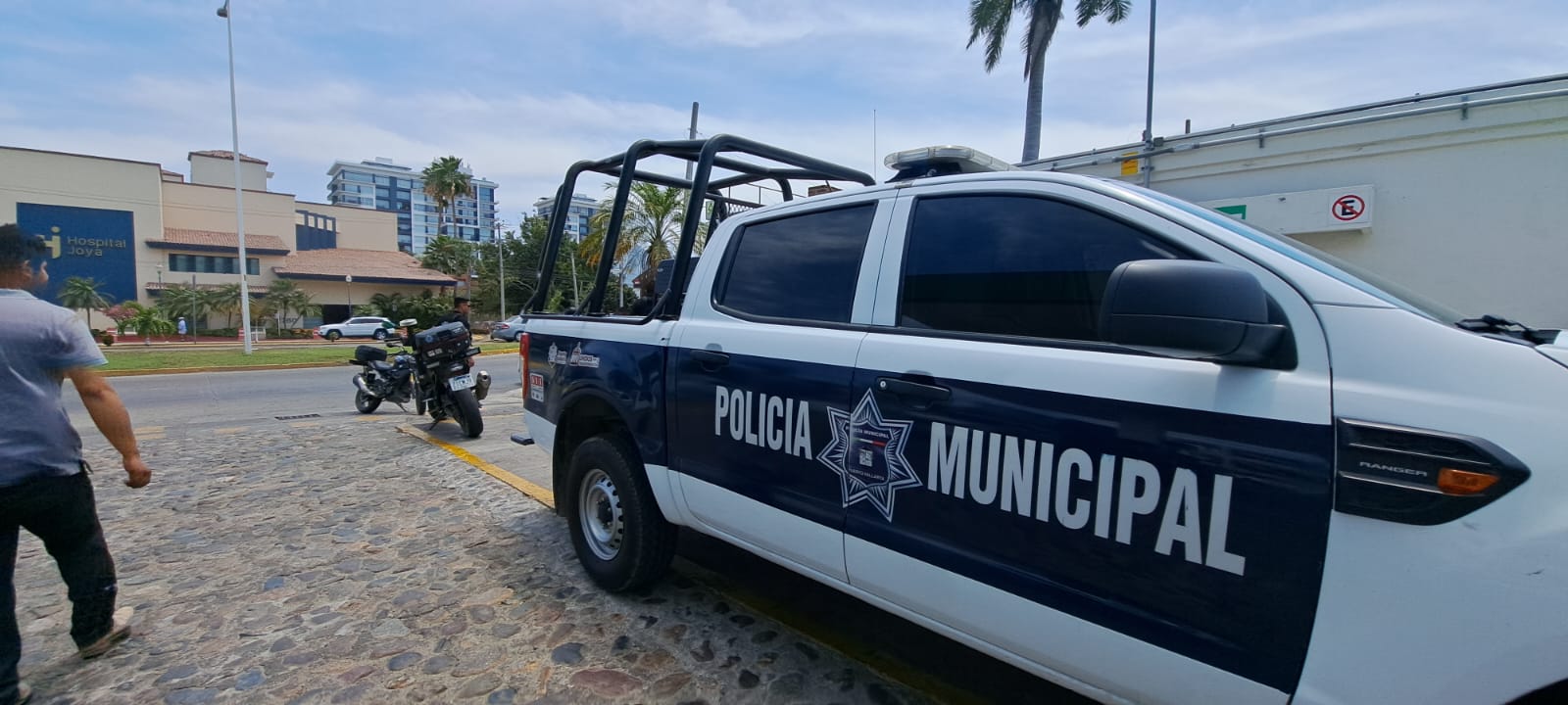 "Ponchallantas" roban 120 mil pesos a extranjero en Vallarta