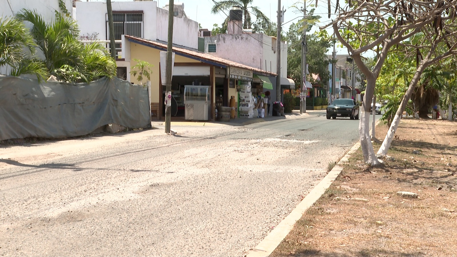 Vecinos de Valle Dorado siguen esperando rehabilitación del último tramo de Av. Valle de México