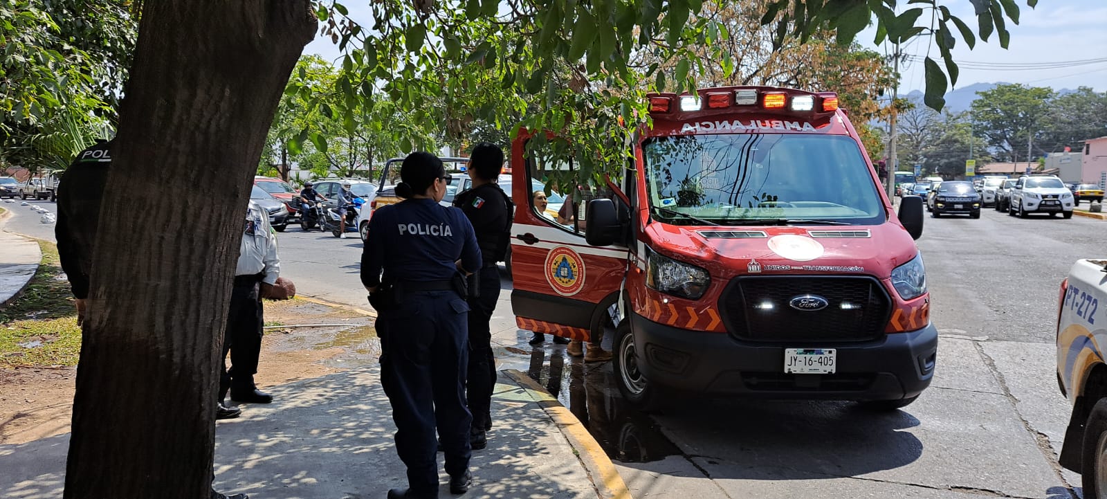 Atropellan a menor en semáforo de Las Moras, Puerto Vallarta