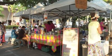 Ayuntamiento discutirá si mantiene o no kermés en Plaza de Armas