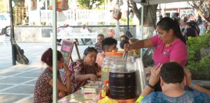 Ayuntamiento discutirá si mantiene o no kermés en Plaza de Armas