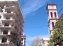 Retiran clausura a construcción de edificio frente al templo de la Santa Cruz