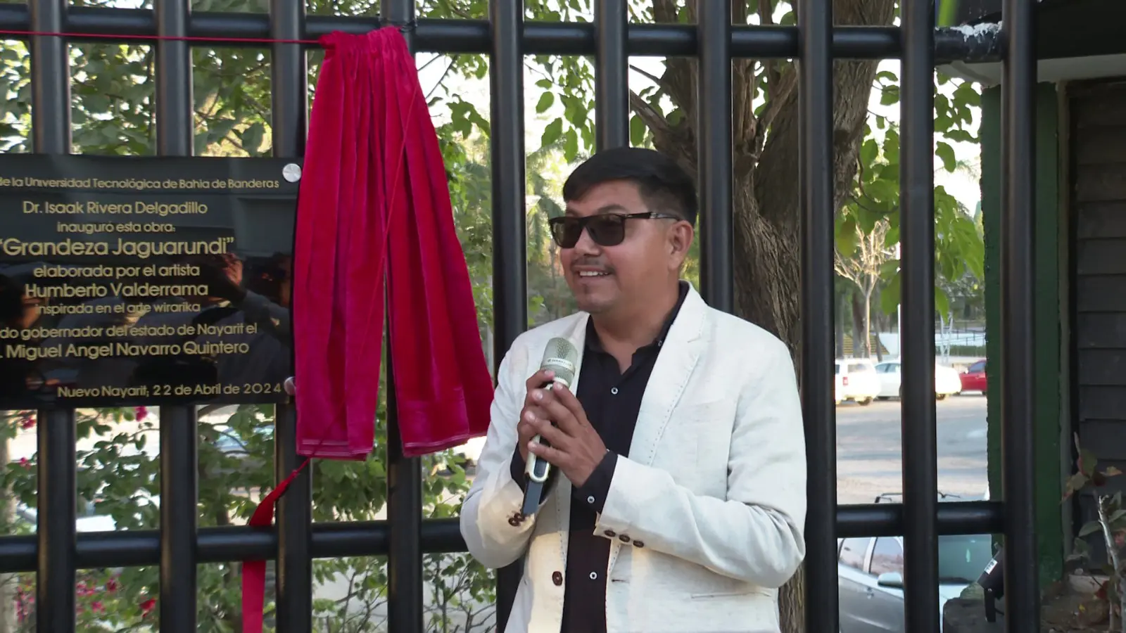 Inauguran mega mural "La Grandeza Jaguarundi" en la UTBB