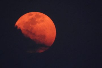 (VIDEOS y FOTOS) Así se vivió la Luna Rosa de abril en México