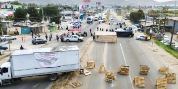 Carretera bloqueada en Tijuana