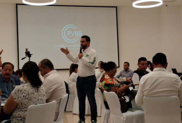 Luis Munguía del PVEM, primero en ir al conversatorio electoral del CCE Vallarta