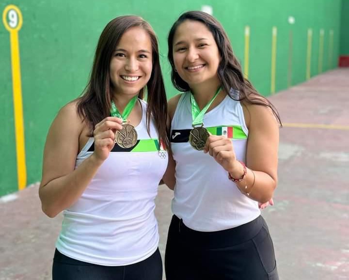 frontenistas Ximena Plácito y Laura Puentes