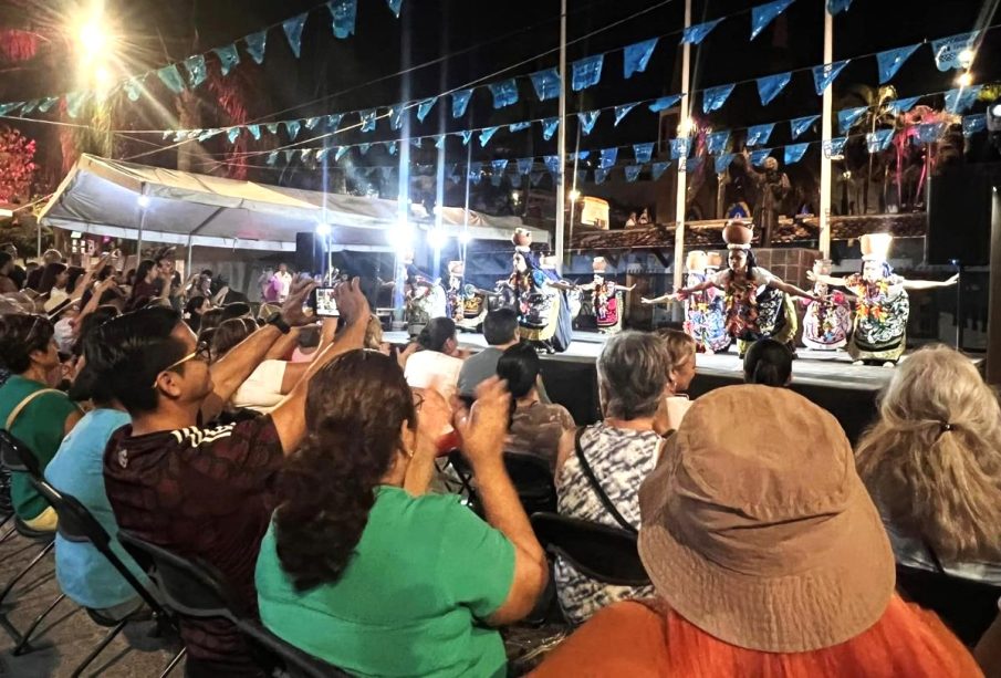 Turistas disfrutan de Vallarta