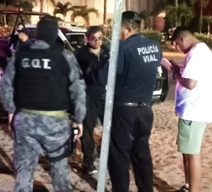 Policías hacen operativo en Grupo Táctico