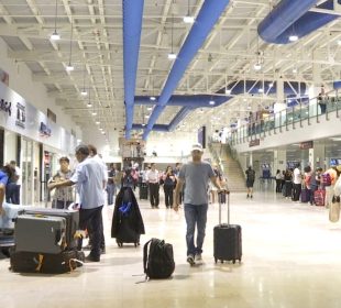 Pasajeros arriban a Puerto Vallarta