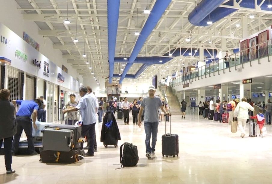 Pasajeros arriban a Puerto Vallarta