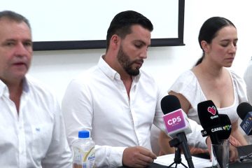 Munguia en rueda de prensa