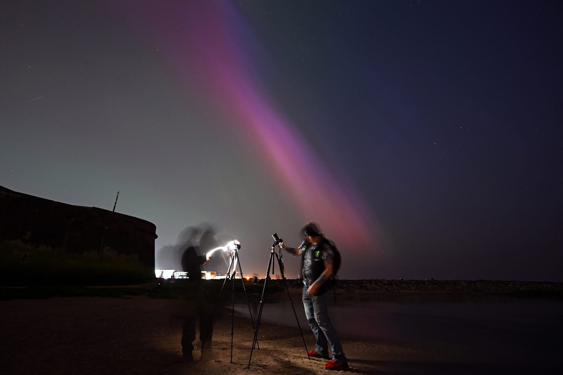 FOTOS: Tormenta solar "extrema" genera increíbles auroras boreales en México y el mundo