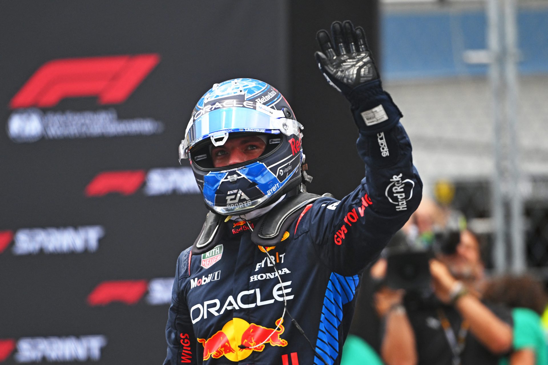 Verstappen triunfa en la carrera Sprint del Gran Premio de Miami; Pérez asegura el tercer lugar