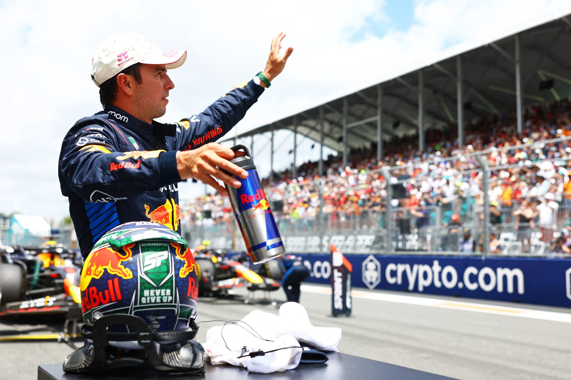 Verstappen triunfa en la carrera Sprint del Gran Premio de Miami; Pérez asegura el tercer lugar