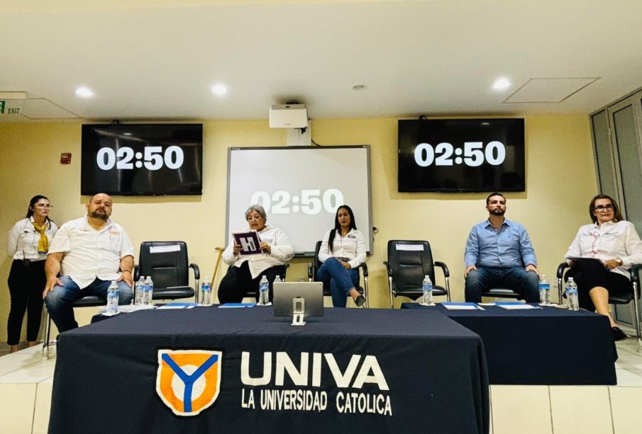 Acuden 5 candidatos a dialogar con estudiantes de Univa