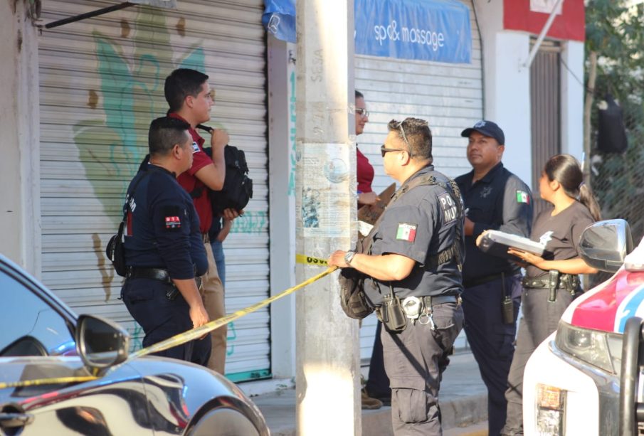 Autoridades resguardando sitio donde localizaron mujer muerta