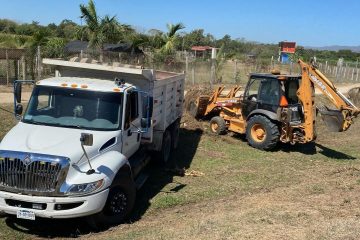 Avanzan los trabajos de desazolve en ríos de Bahía de Banderas