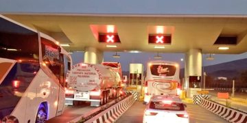 Caos vial en autopista Jala-Compostela por fallas eléctricas