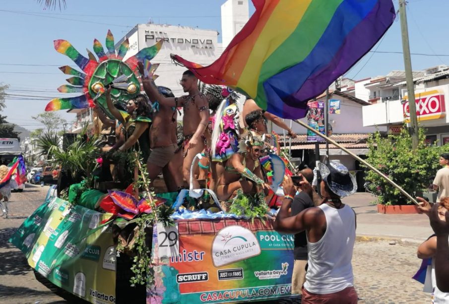 Carrito alegórico LGBT