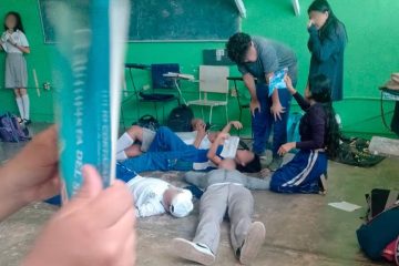 Alumnos de secundaria castigados encerrándolos en Veracruz