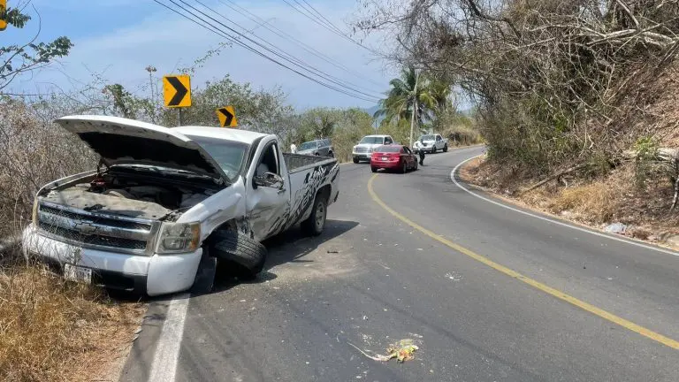 “Encontronazo” frente a los Arcos de Mismaloya