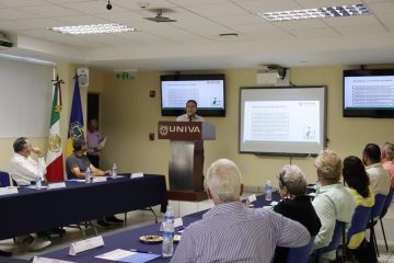 Firman convenio UNIVA Campus Vallarta Y AMPI Vallarta