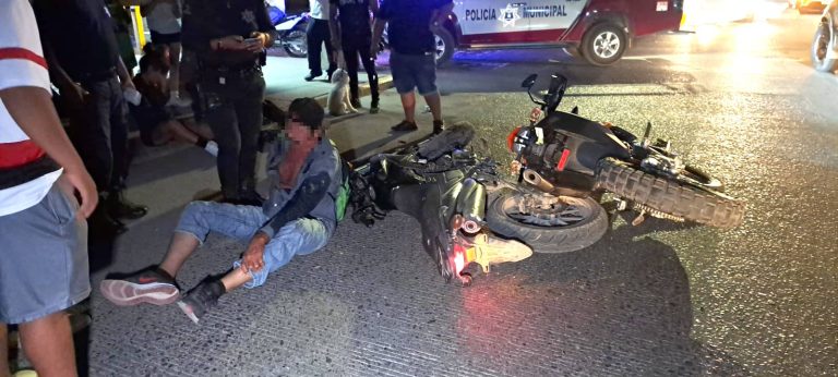 Hombre lesionado tras choque de motos