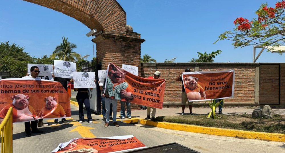 Manifestación de estudiantes contra El Mochilas